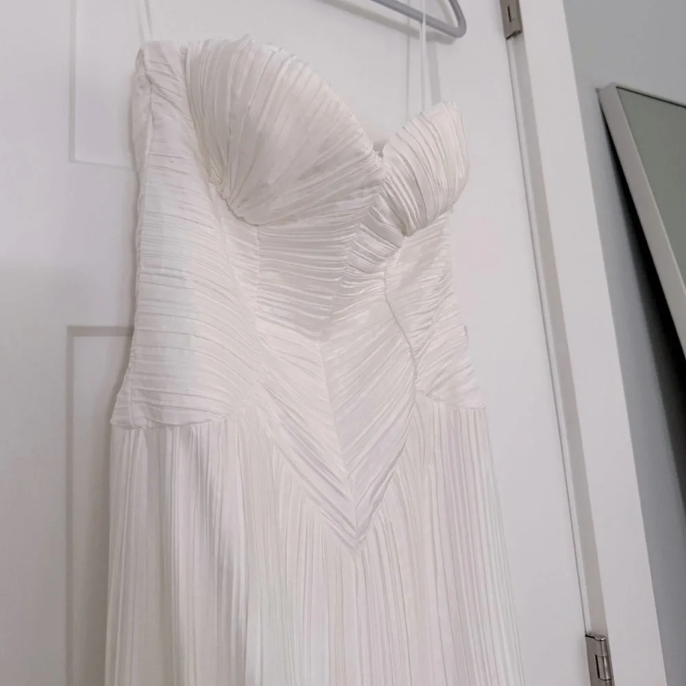 Cult Gaia Ashika Gown - Picture 5 of 8